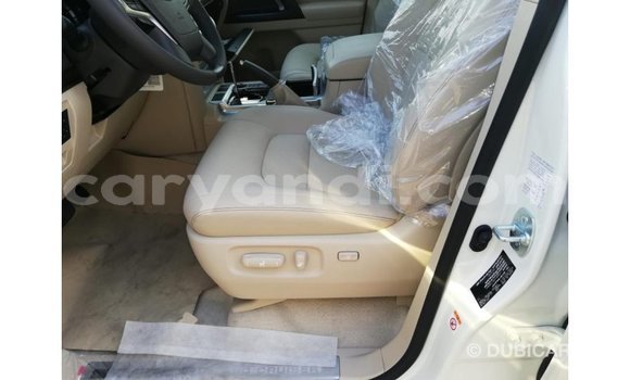 Acheter Import Voiture Toyota Land Cruiser Blanc à Import - Dubai, Zambie Acheter Import Voiture Toyota Land Cruiser Blanc à Import - Dubai, Zambie