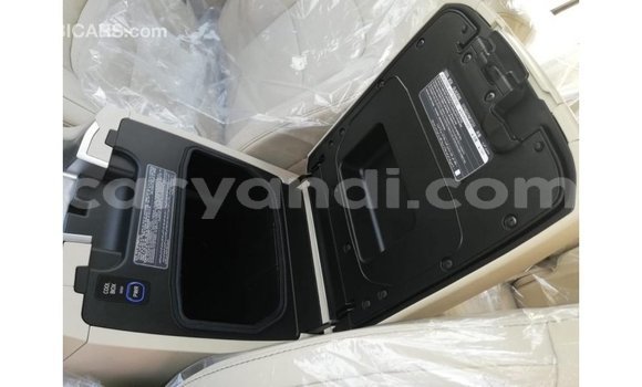 Acheter Import Voiture Toyota Land Cruiser Blanc à Import - Dubai, Zambie Acheter Import Voiture Toyota Land Cruiser Blanc à Import - Dubai, Zambie