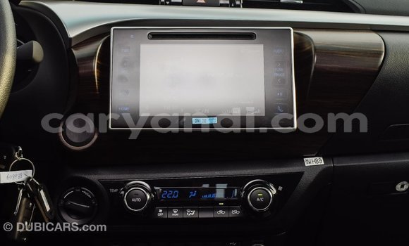 Acheter Import Voiture Toyota Hilux Blanc à Import - Dubai, Zambie Acheter Import Voiture Toyota Hilux Blanc à Import - Dubai, Zambie
