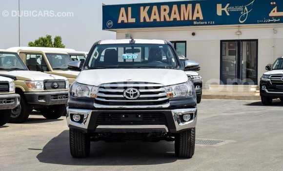 Acheter Import Voiture Toyota Hilux Noir à Import - Dubai, Zambie Acheter Import Voiture Toyota Hilux Noir à Import - Dubai, Zambie