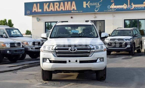Acheter Import Voiture Toyota Land Cruiser Blanc à Import - Dubai, Zambie Acheter Import Voiture Toyota Land Cruiser Blanc à Import - Dubai, Zambie