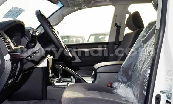 Acheter Import Voiture Toyota Land Cruiser Blanc à Import - Dubai, Zambie Acheter Import Voiture Toyota Land Cruiser Blanc à Import - Dubai, Zambie