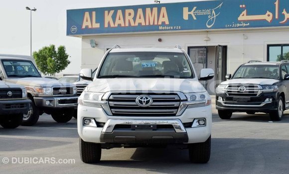 Acheter Import Voiture Toyota Land Cruiser Blanc à Import - Dubai, Zambie Acheter Import Voiture Toyota Land Cruiser Blanc à Import - Dubai, Zambie