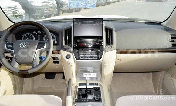 Acheter Import Voiture Toyota Land Cruiser Blanc à Import - Dubai, Zambie Acheter Import Voiture Toyota Land Cruiser Blanc à Import - Dubai, Zambie