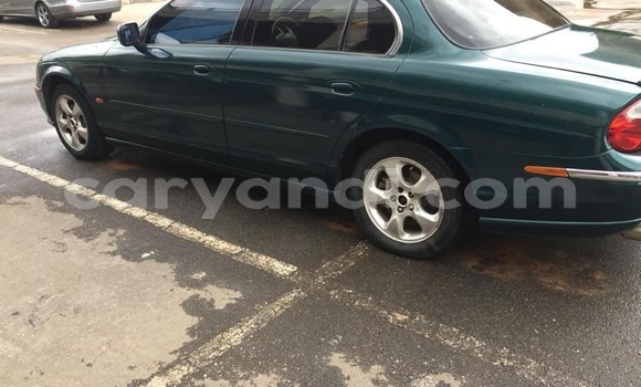 Tenga Tsaru Jaguar S–Type Girinhi Mota in Lusaka in Zambia Tenga Tsaru Jaguar S–Type Girinhi Mota in Lusaka in Zambia