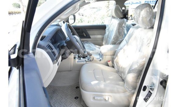 Buy Import Toyota Land Cruiser White Car in Import - Dubai in Zambia Buy Import Toyota Land Cruiser White Car in Import - Dubai in Zambia