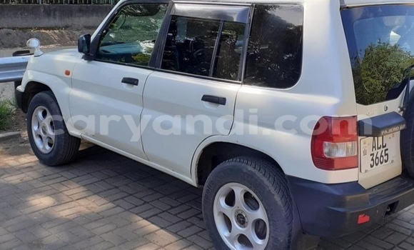 Acheter Occasion Voiture Mitsubishi Pajero iO Blanc à Lusaka, Zambie Acheter Occasion Voiture Mitsubishi Pajero iO Blanc à Lusaka, Zambie