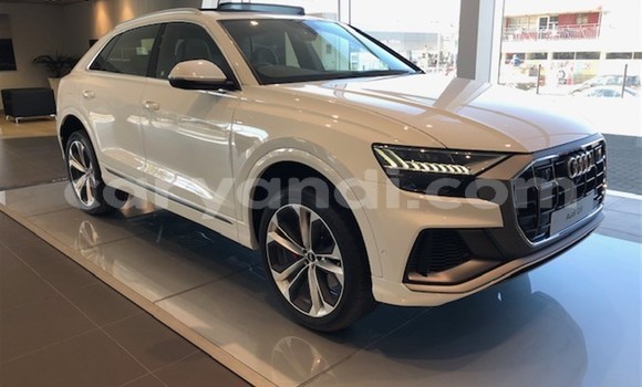 Nunua Ilio tumika Audi Q8 Nyeupe Gari ndani ya Livingstone nchini Zambia Nunua Ilio tumika Audi Q8 Nyeupe Gari ndani ya Livingstone nchini Zambia