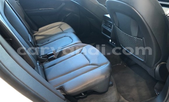 Nunua Ilio tumika Audi Q8 Nyeupe Gari ndani ya Livingstone nchini Zambia Nunua Ilio tumika Audi Q8 Nyeupe Gari ndani ya Livingstone nchini Zambia