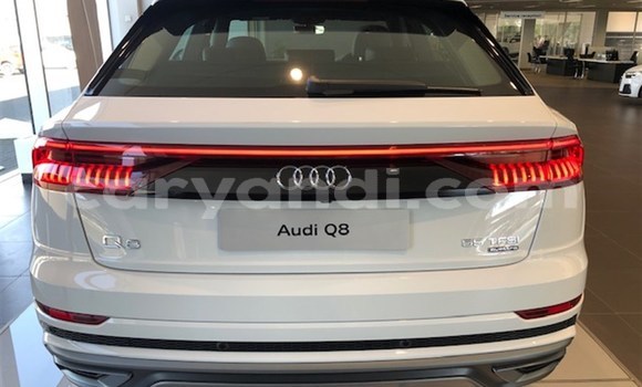 Nunua Ilio tumika Audi Q8 Nyeupe Gari ndani ya Livingstone nchini Zambia Nunua Ilio tumika Audi Q8 Nyeupe Gari ndani ya Livingstone nchini Zambia