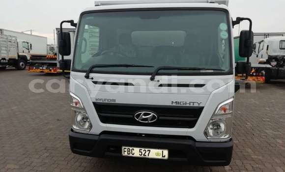 Buy Used Hyundai H200 White Truck in Lusaka in Zambia Buy Used Hyundai H200 White Truck in Lusaka in Zambia