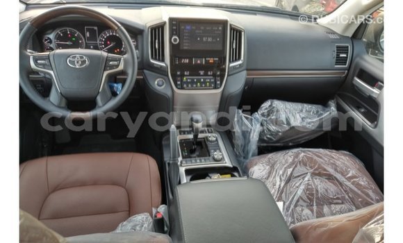 Nunua Imported Toyota Land Cruiser Nyeupe Gari ndani ya Import - Dubai nchini Zambia Nunua Imported Toyota Land Cruiser Nyeupe Gari ndani ya Import - Dubai nchini Zambia