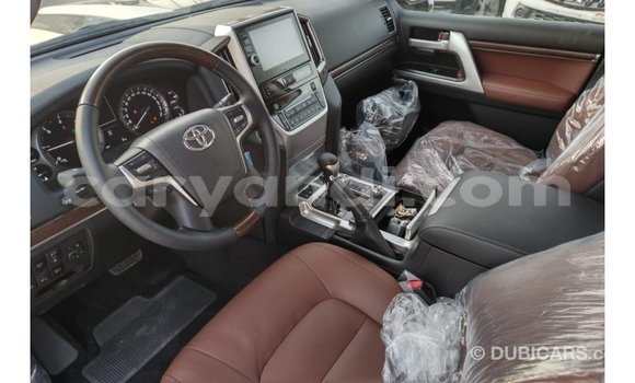 Nunua Imported Toyota Land Cruiser Nyeupe Gari ndani ya Import - Dubai nchini Zambia Nunua Imported Toyota Land Cruiser Nyeupe Gari ndani ya Import - Dubai nchini Zambia