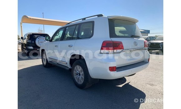 Nunua Imported Toyota Land Cruiser Nyeupe Gari ndani ya Import - Dubai nchini Zambia Nunua Imported Toyota Land Cruiser Nyeupe Gari ndani ya Import - Dubai nchini Zambia