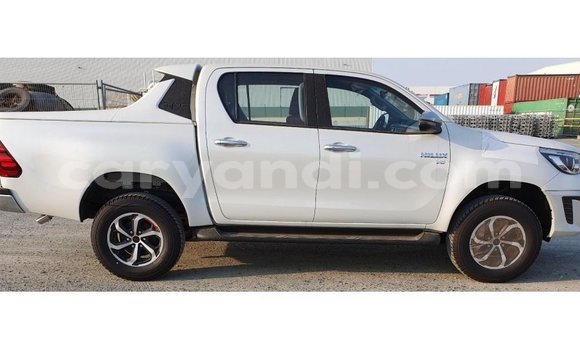 Acheter Import Voiture Toyota Hilux Blanc à Import - Dubai, Zambie Acheter Import Voiture Toyota Hilux Blanc à Import - Dubai, Zambie