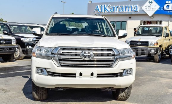 Acheter Import Voiture Toyota Land Cruiser Blanc à Import - Dubai, Zambie Acheter Import Voiture Toyota Land Cruiser Blanc à Import - Dubai, Zambie