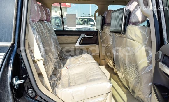 Acheter Import Voiture Toyota Land Cruiser Noir à Import - Dubai, Zambie Acheter Import Voiture Toyota Land Cruiser Noir à Import - Dubai, Zambie