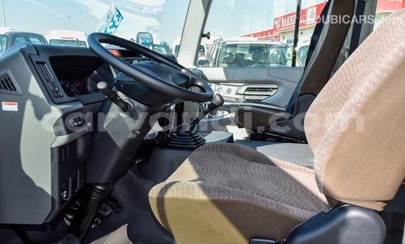 Acheter Import Voiture Toyota Coaster Blanc à Import - Dubai, Zambie Acheter Import Voiture Toyota Coaster Blanc à Import - Dubai, Zambie