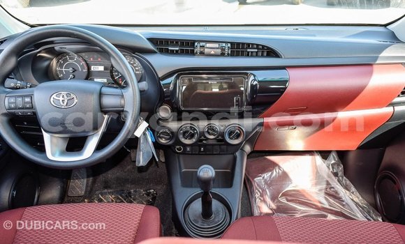 Acheter Import Voiture Toyota Hilux Blanc à Import - Dubai, Zambie Acheter Import Voiture Toyota Hilux Blanc à Import - Dubai, Zambie