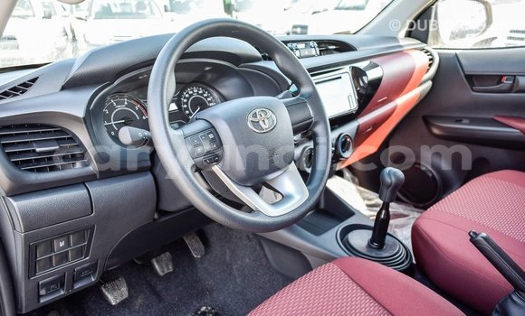 Acheter Import Voiture Toyota Hilux Blanc à Import - Dubai, Zambie Acheter Import Voiture Toyota Hilux Blanc à Import - Dubai, Zambie