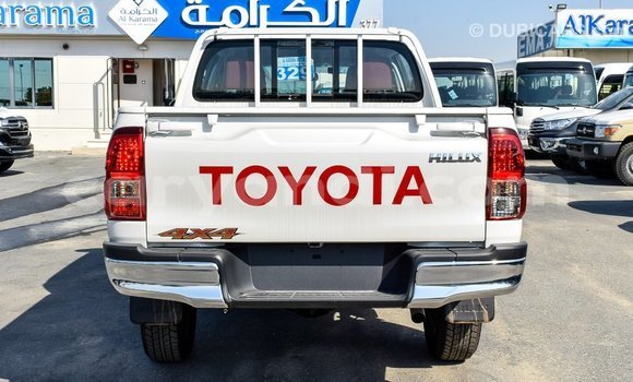 Acheter Import Voiture Toyota Hilux Blanc à Import - Dubai, Zambie Acheter Import Voiture Toyota Hilux Blanc à Import - Dubai, Zambie