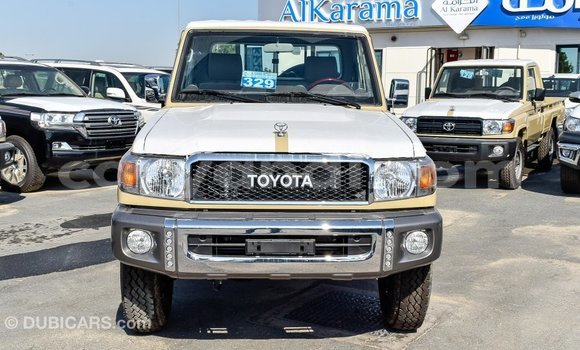 Acheter Import Voiture Toyota Land Cruiser Beige à Import - Dubai, Zambie Acheter Import Voiture Toyota Land Cruiser Beige à Import - Dubai, Zambie