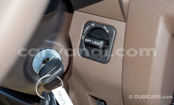 Acheter Import Voiture Toyota Land Cruiser Beige à Import - Dubai, Zambie Acheter Import Voiture Toyota Land Cruiser Beige à Import - Dubai, Zambie