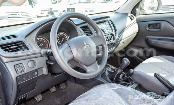 Acheter Import Voiture Mitsubishi L200 Blanc à Import - Dubai, Zambie Acheter Import Voiture Mitsubishi L200 Blanc à Import - Dubai, Zambie