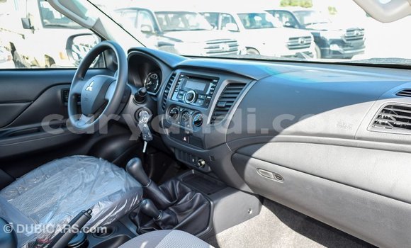 Acheter Import Voiture Mitsubishi L200 Blanc à Import - Dubai, Zambie Acheter Import Voiture Mitsubishi L200 Blanc à Import - Dubai, Zambie