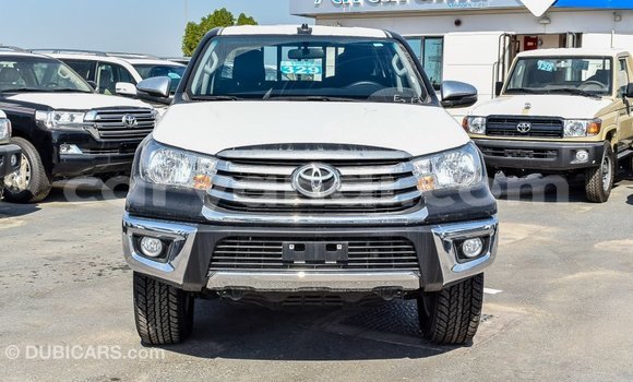 Acheter Import Voiture Toyota Hilux Noir à Import - Dubai, Zambie Acheter Import Voiture Toyota Hilux Noir à Import - Dubai, Zambie