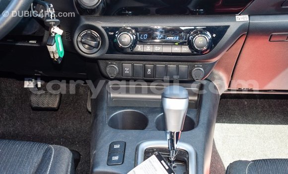 Acheter Import Voiture Toyota Hilux Noir à Import - Dubai, Zambie Acheter Import Voiture Toyota Hilux Noir à Import - Dubai, Zambie