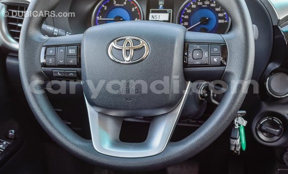 Acheter Import Voiture Toyota Hilux Noir à Import - Dubai, Zambie Acheter Import Voiture Toyota Hilux Noir à Import - Dubai, Zambie