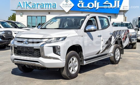 Acheter Import Voiture Mitsubishi L200 Blanc à Import - Dubai, Zambie Acheter Import Voiture Mitsubishi L200 Blanc à Import - Dubai, Zambie