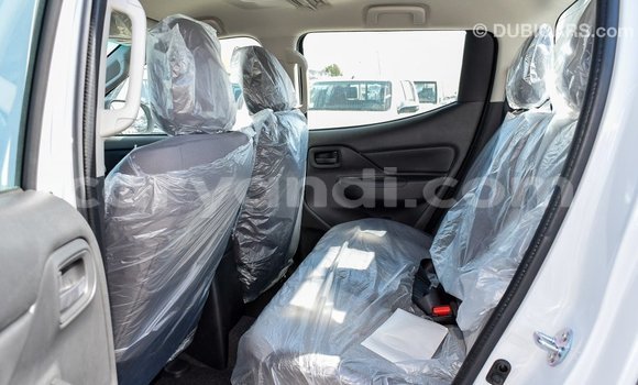 Acheter Import Voiture Mitsubishi L200 Blanc à Import - Dubai, Zambie Acheter Import Voiture Mitsubishi L200 Blanc à Import - Dubai, Zambie