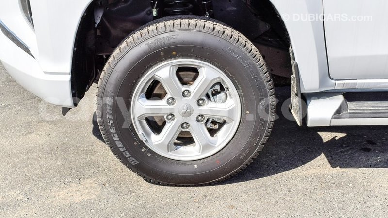Big with watermark mitsubishi l200 zambia import dubai 9996
