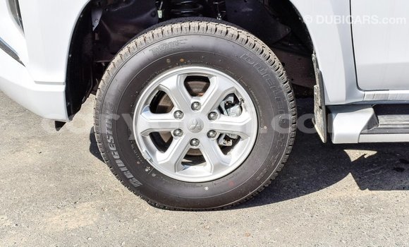 Acheter Import Voiture Mitsubishi L200 Blanc à Import - Dubai, Zambie Acheter Import Voiture Mitsubishi L200 Blanc à Import - Dubai, Zambie