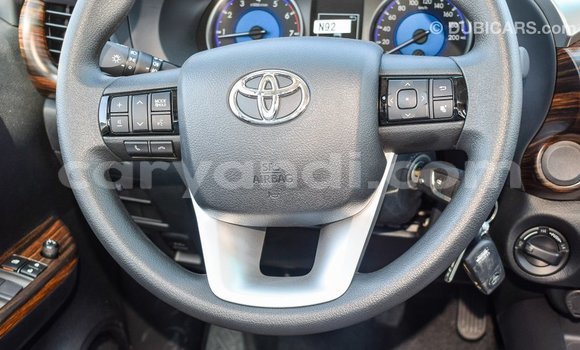 Acheter Import Voiture Toyota Hilux Blanc à Import - Dubai, Zambie Acheter Import Voiture Toyota Hilux Blanc à Import - Dubai, Zambie