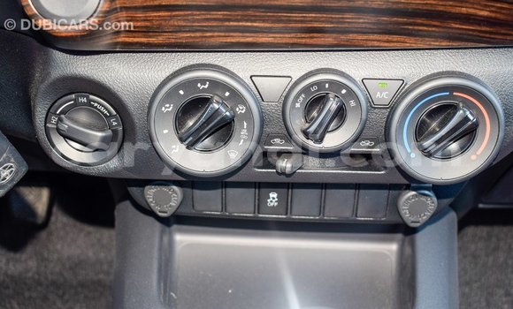 Acheter Import Voiture Toyota Hilux Blanc à Import - Dubai, Zambie Acheter Import Voiture Toyota Hilux Blanc à Import - Dubai, Zambie