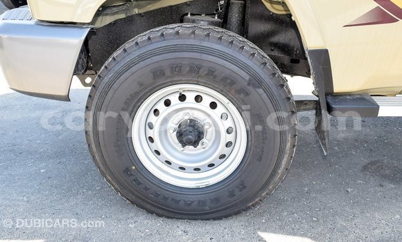 Acheter Import Voiture Toyota Land Cruiser Beige à Import - Dubai, Zambie Acheter Import Voiture Toyota Land Cruiser Beige à Import - Dubai, Zambie