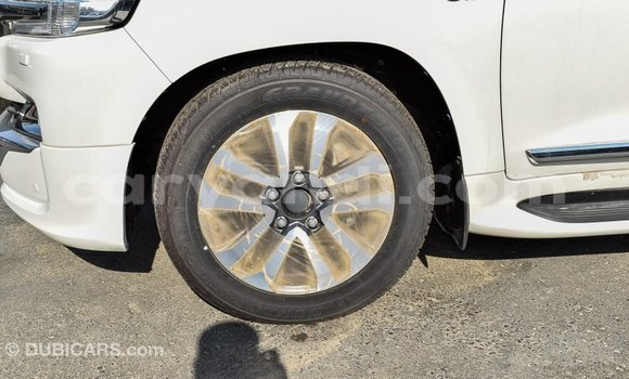 Acheter Import Voiture Toyota Land Cruiser Blanc à Import - Dubai, Zambie Acheter Import Voiture Toyota Land Cruiser Blanc à Import - Dubai, Zambie