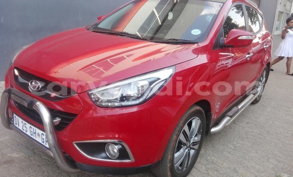 Acheter Occasion Voiture Hyundai ix35 Rouge à Chingola, Zambie Acheter Occasion Voiture Hyundai ix35 Rouge à Chingola, Zambie