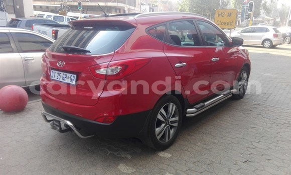 Acheter Occasion Voiture Hyundai ix35 Rouge à Chingola, Zambie Acheter Occasion Voiture Hyundai ix35 Rouge à Chingola, Zambie