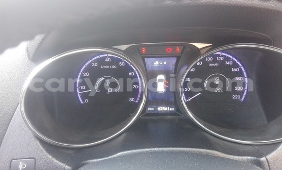 Acheter Occasion Voiture Hyundai ix35 Rouge à Chingola, Zambie Acheter Occasion Voiture Hyundai ix35 Rouge à Chingola, Zambie