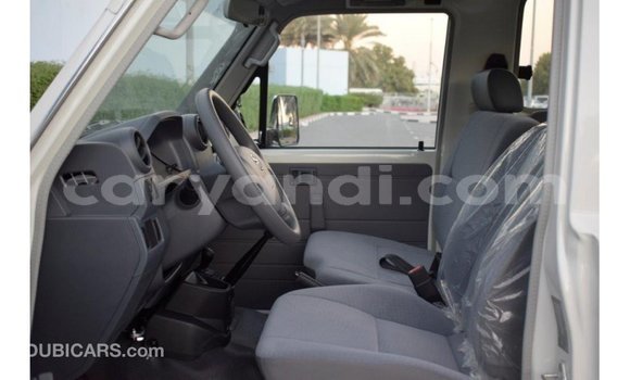 Buy Import Toyota Land Cruiser White Car in Import - Dubai in Zambia Buy Import Toyota Land Cruiser White Car in Import - Dubai in Zambia
