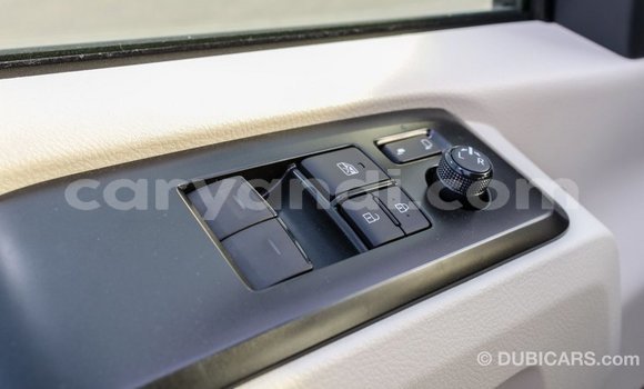 Acheter Import Voiture Toyota Hiace Blanc à Import - Dubai, Zambie Acheter Import Voiture Toyota Hiace Blanc à Import - Dubai, Zambie