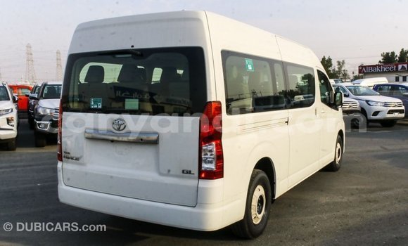 Acheter Import Voiture Toyota Hiace Blanc à Import - Dubai, Zambie Acheter Import Voiture Toyota Hiace Blanc à Import - Dubai, Zambie