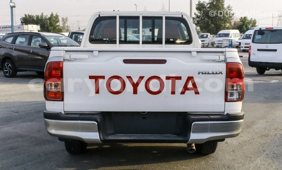 Acheter Import Voiture Toyota Hilux Blanc à Import - Dubai, Zambie Acheter Import Voiture Toyota Hilux Blanc à Import - Dubai, Zambie