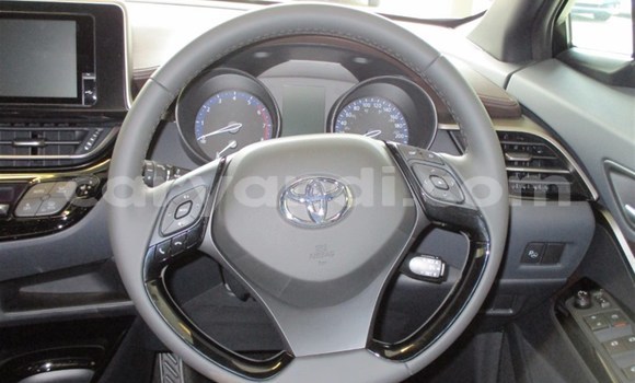 Acheter Occasion Voiture Toyota C-HR Rouge à Lusaka, Zambie Acheter Occasion Voiture Toyota C-HR Rouge à Lusaka, Zambie