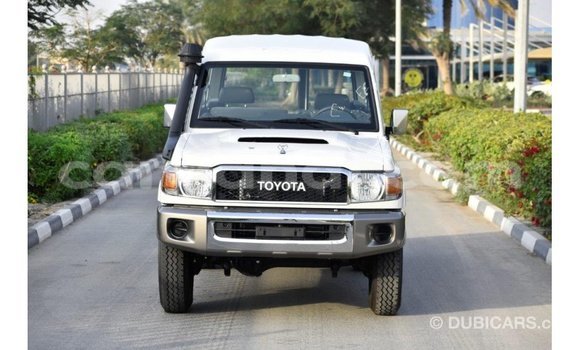 Buy Import Toyota Land Cruiser White Car in Import - Dubai in Zambia Buy Import Toyota Land Cruiser White Car in Import - Dubai in Zambia