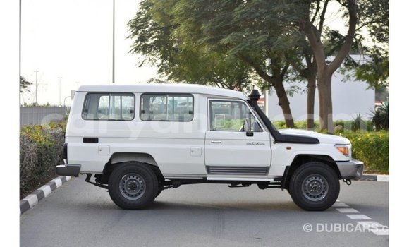 Buy Import Toyota Land Cruiser White Car in Import - Dubai in Zambia Buy Import Toyota Land Cruiser White Car in Import - Dubai in Zambia